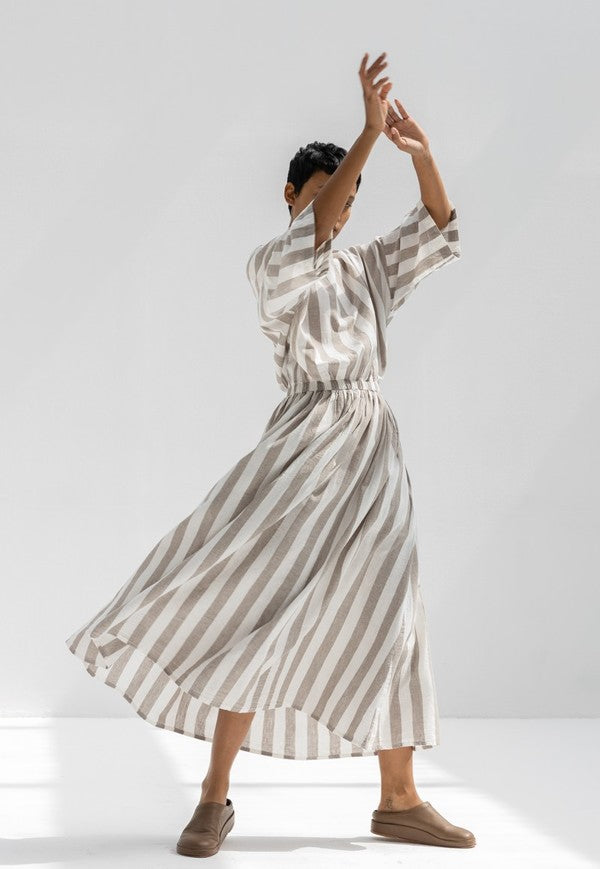 black crane pleats dress Black Crane Pleated Dress Wide Stripe Peony Rouge