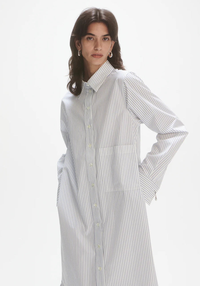 Les Coyotes de Paris Double collar shirt dress blue stripe