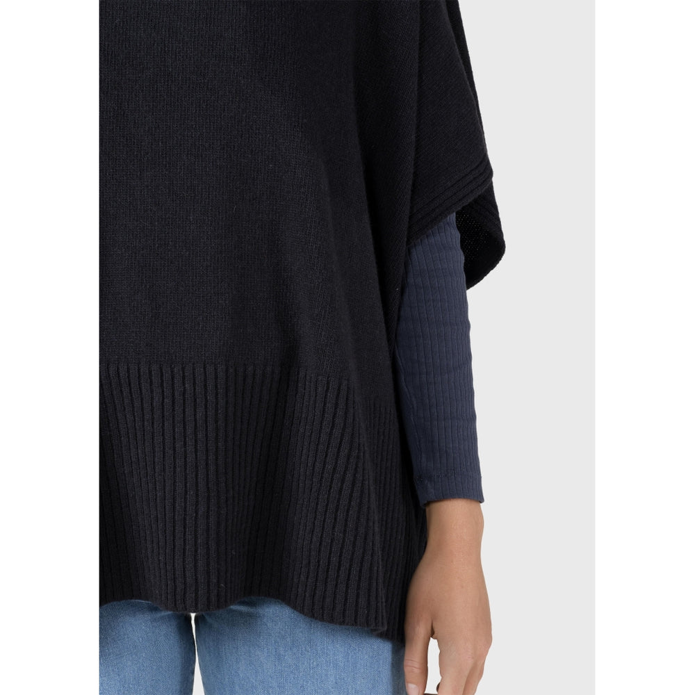 Klitmöller Collective Alba knit poncho - Black