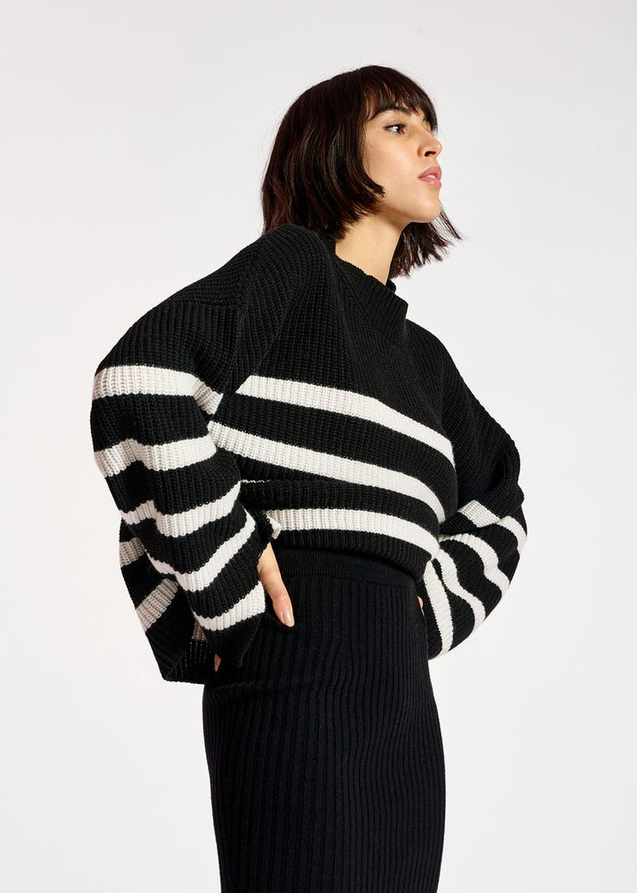 ESSENTIEL Conosito Black and white striped oversized knit sweater